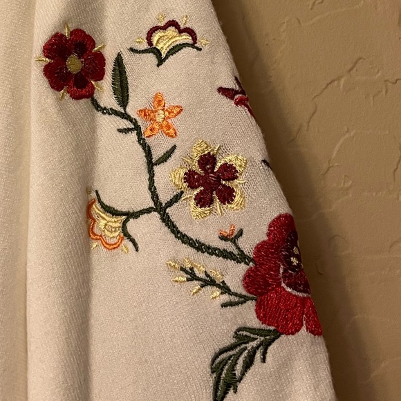 Aaeda Winter White Knit Sweater with Floral Embroidery - Picture 12 of 14